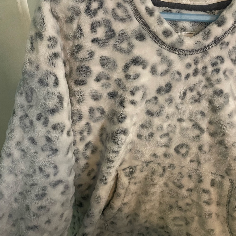 Cuddly girls pullover size 7/8